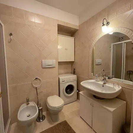 아파트 Ica House, Giardino E Posto Auto Privato